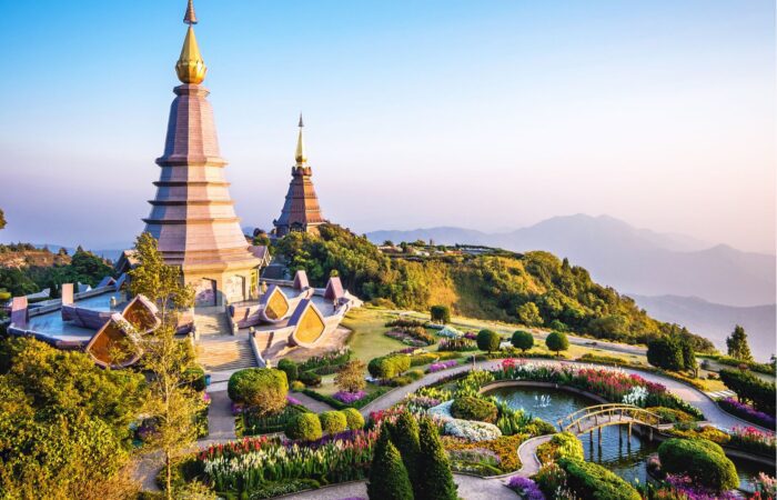 พระมหาธาตุเจดีย์ นภเมทนีดล – นภพลภูมิสิริ